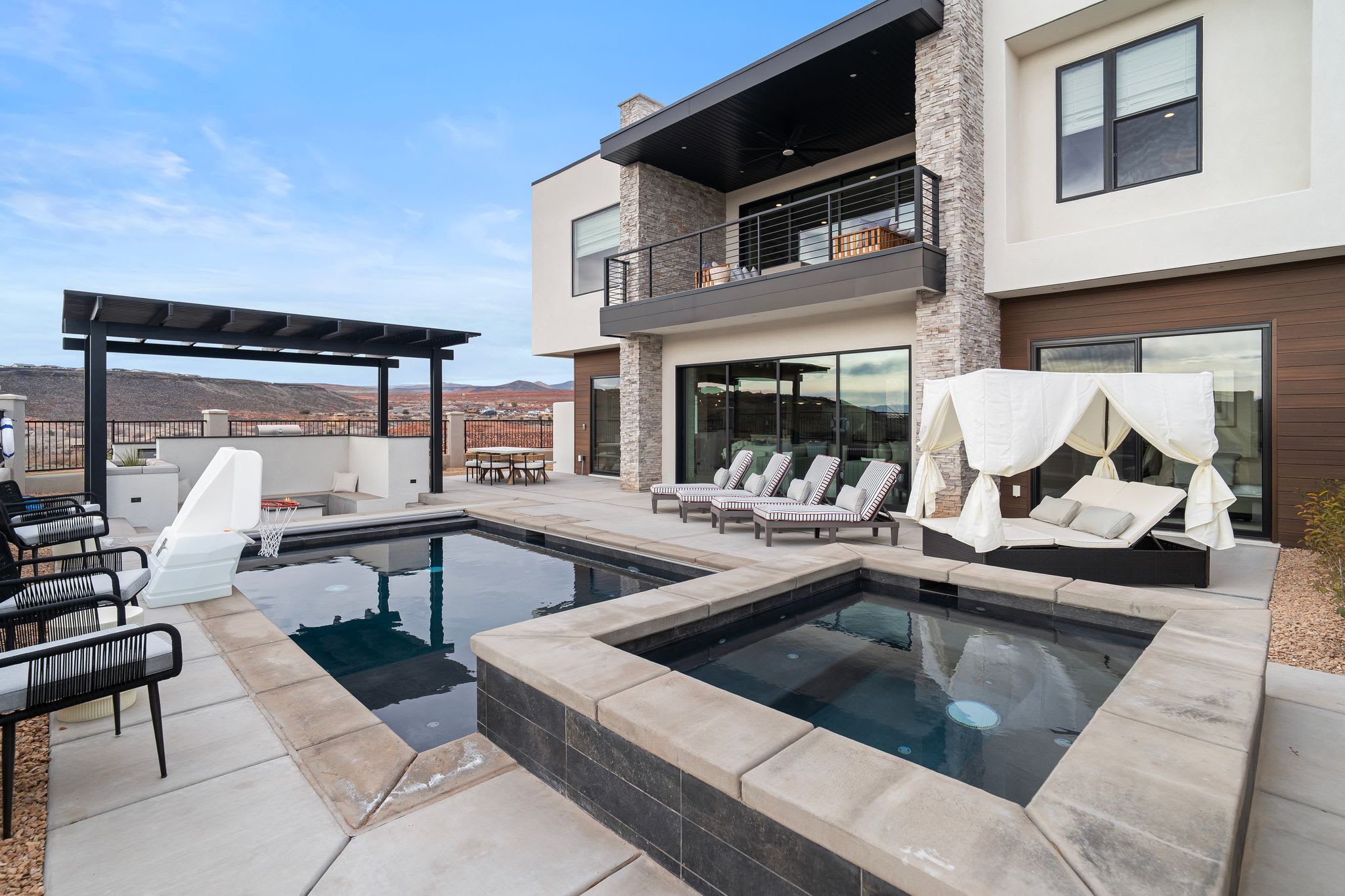 Coastal Isle Luxury Retreat with private pool and spa in Washington, Utah